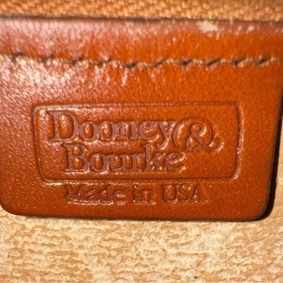 Rare Vintage 1980s Dooney & Bourke All Weather Leather Tan Crossbody Purse - Picture 16 of 16